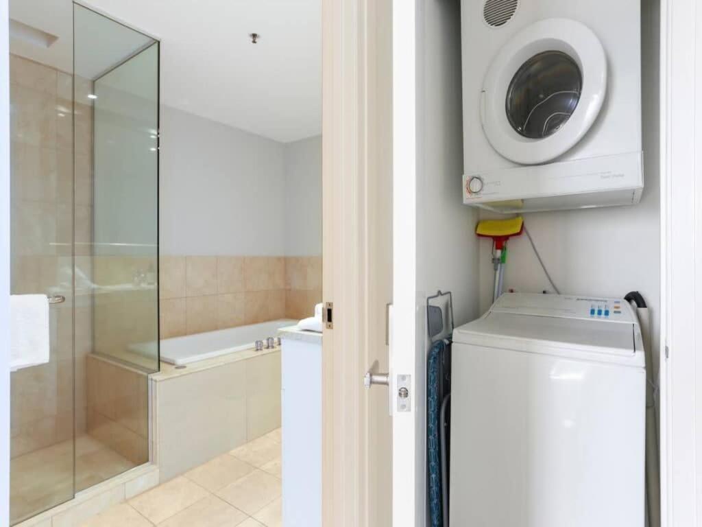Bright One Bedroom Beauty With Balcony And Unbeatable Views Auckland Eksteriør billede