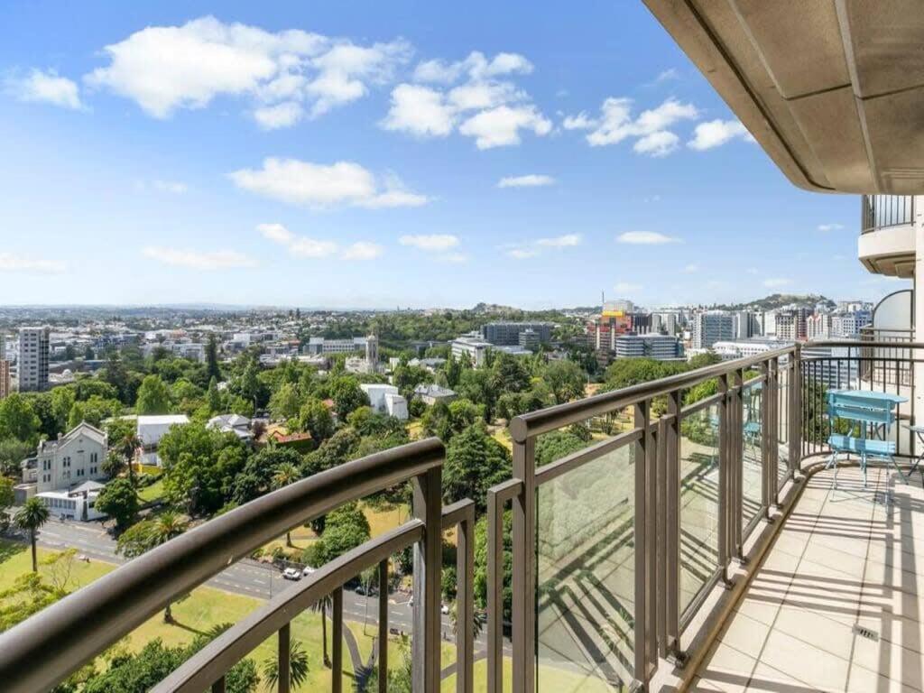 Bright One Bedroom Beauty With Balcony And Unbeatable Views Auckland Eksteriør billede