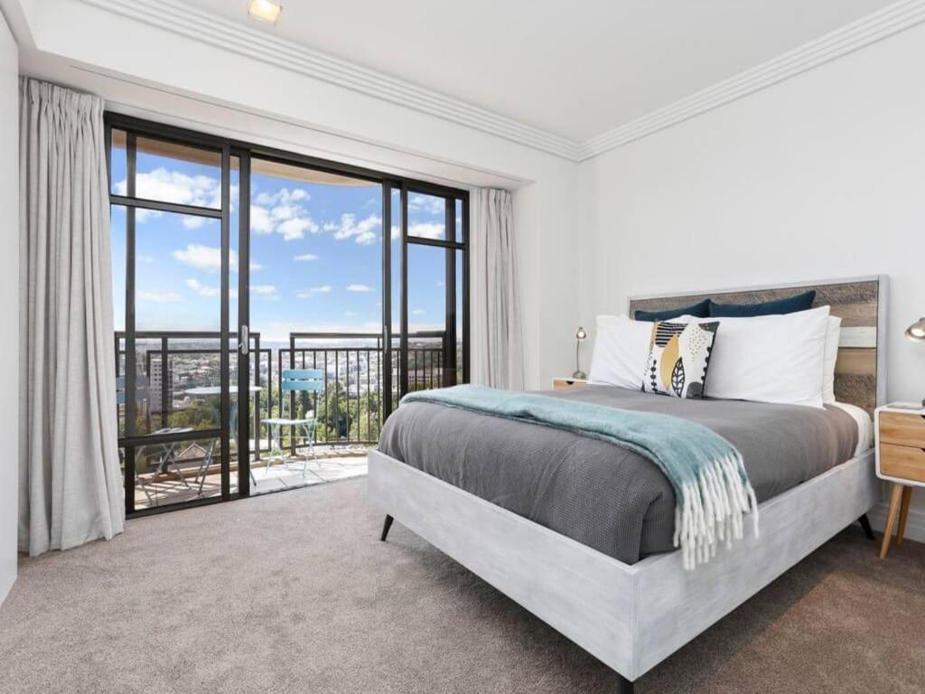 Bright One Bedroom Beauty With Balcony And Unbeatable Views Auckland Eksteriør billede